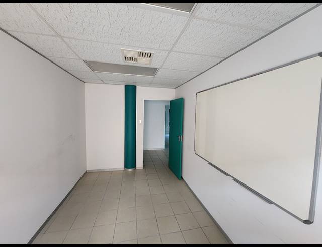 342M² OFFICE TO LET IN NORTH RIDING